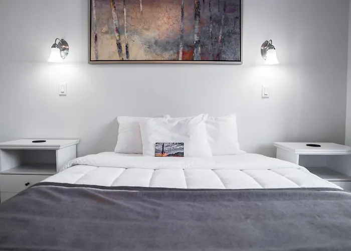 136 Fully Furnished, Amenities Galore *
