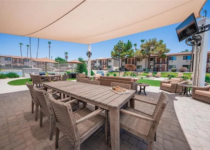 136 Fully Furnished, Amenities Galore Apartament